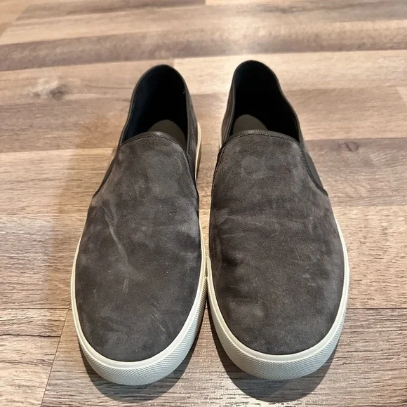 Size 10 Vince slip ons - Picture 2 of 4